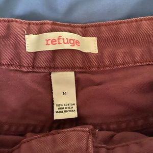 Cute pair of ripped purple jeans for summer